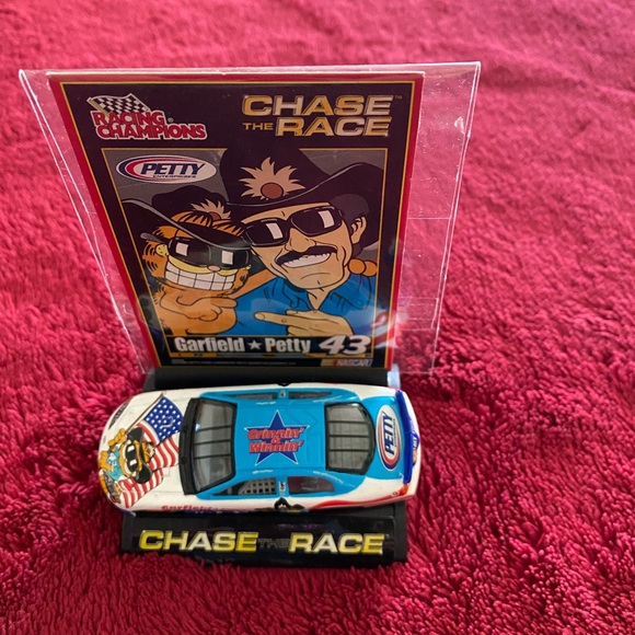 #43 Garfield Petty Grinnin & Winnin 1/64 Racing Champions 2002 - Picture 1 of 4
